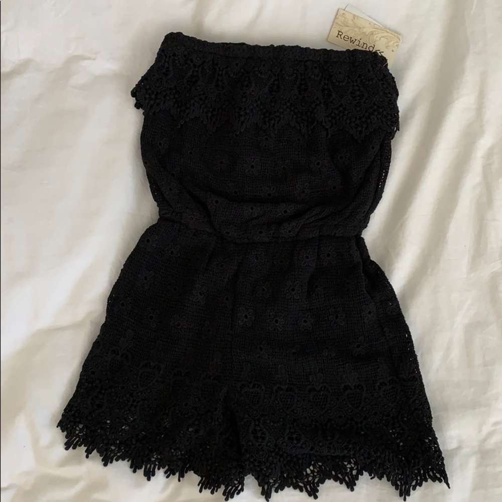 Rewind strapless lace shorts Romper